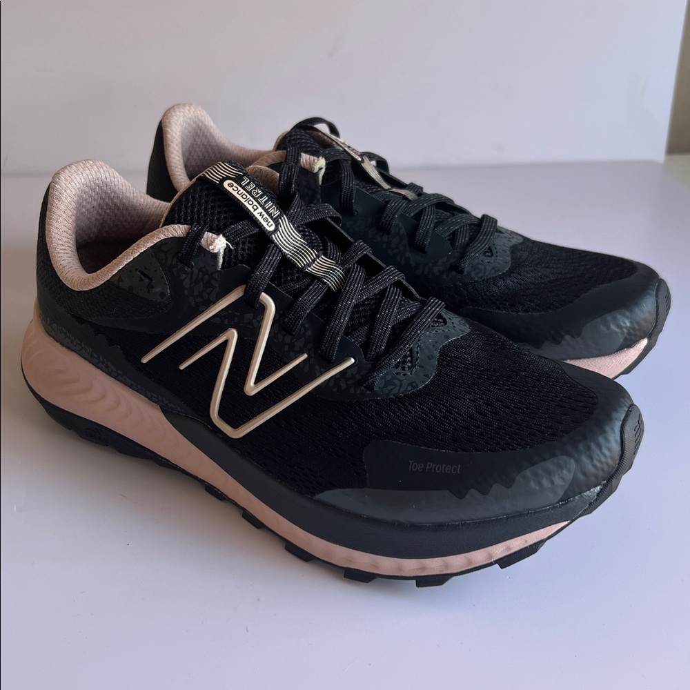 NEW BALANCE  DynaSoft Nitrel V5 Running Shoes Women's Size 9 Black Pink